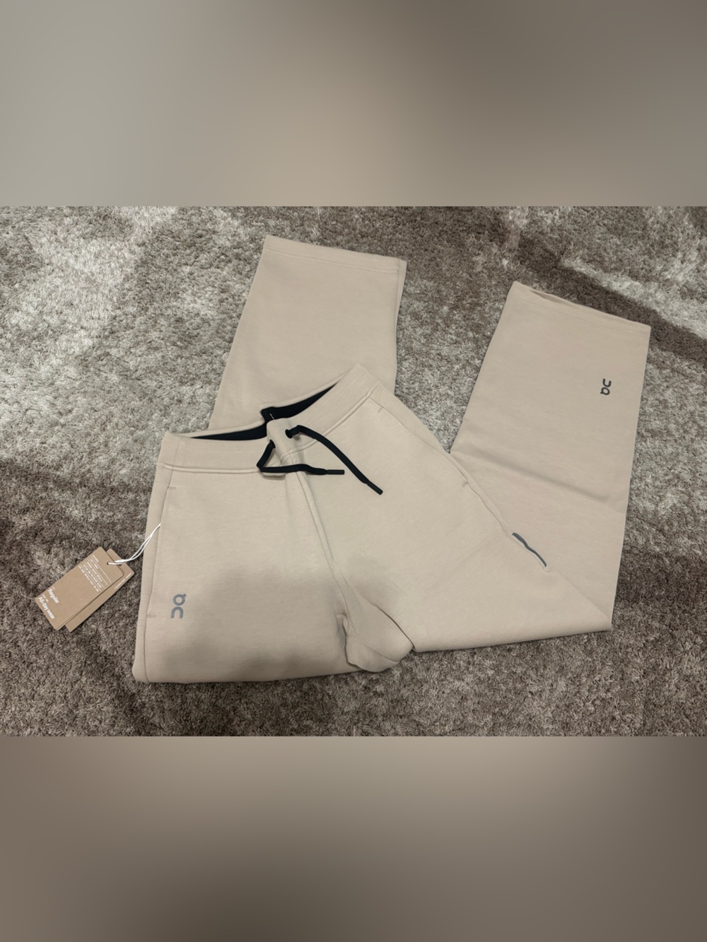 On Women's Focus Tech Sweatpants